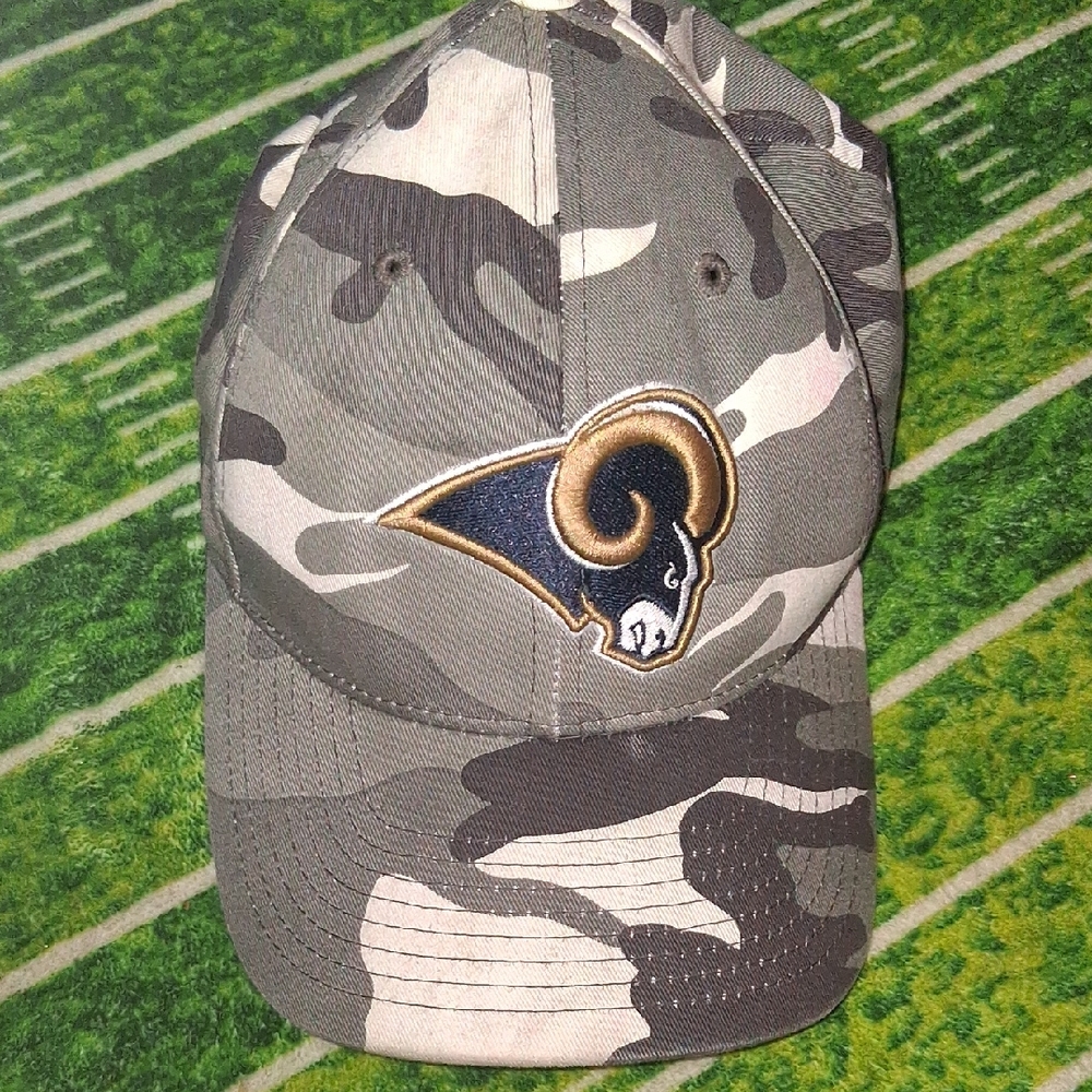 St. Louis Rams Camouflage Baseball Hat Cap Like New